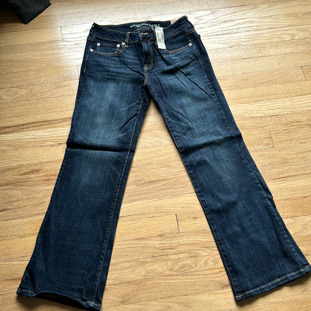 BNWT women’s American Eagle Favorite Boyfriend stretch jeans